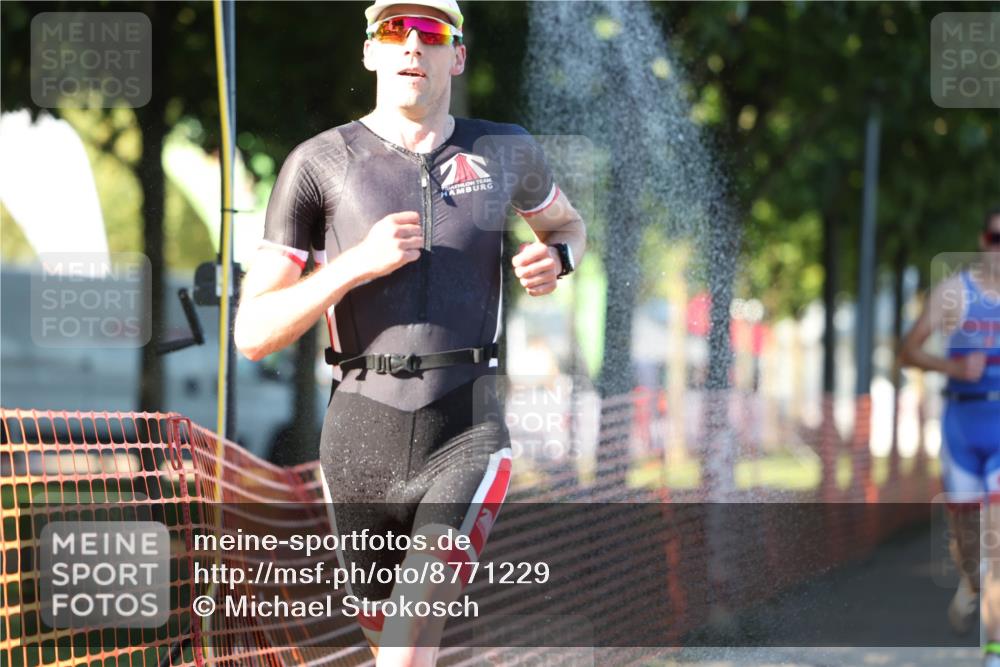 07.09.2025 - 19. Norderstedt Triathlon Michael Strokosch http://msf.ph/oto/8771229 07.09.2025 16:29:39 Laufen 496, 544, 1090, 1550, 1595 meine-sportfotos.de