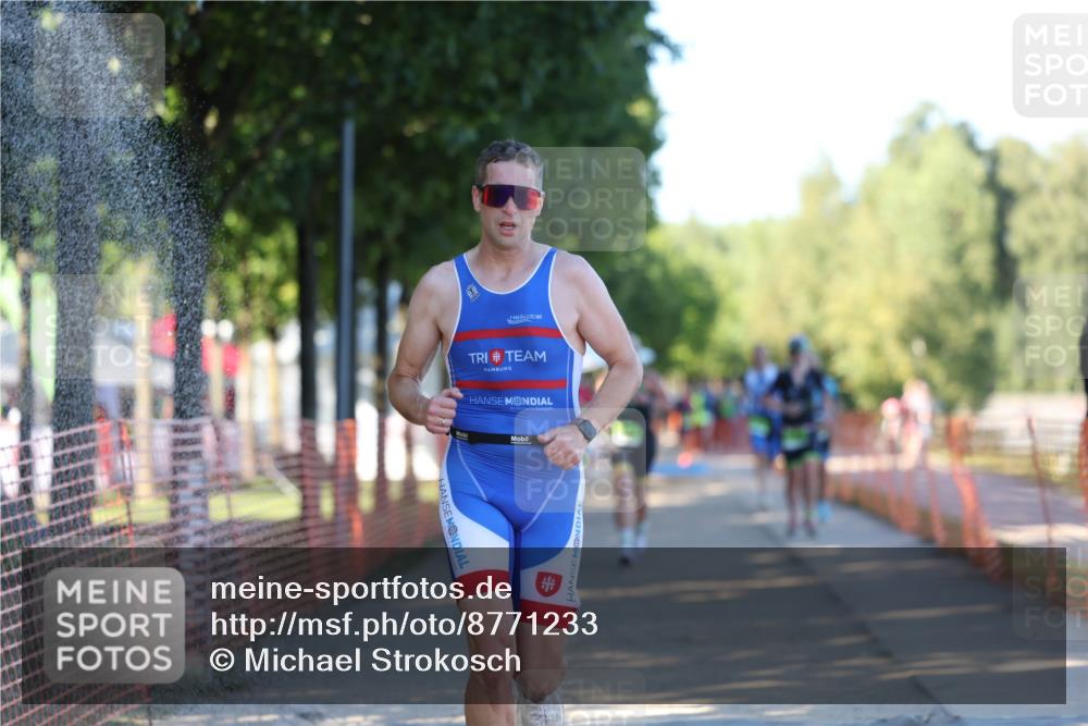 07.09.2025 - 19. Norderstedt Triathlon Michael Strokosch http://msf.ph/oto/8771233 07.09.2025 16:29:40 Laufen 496, 544, 1066, 1090, 1550, 1595, 1620 meine-sportfotos.de