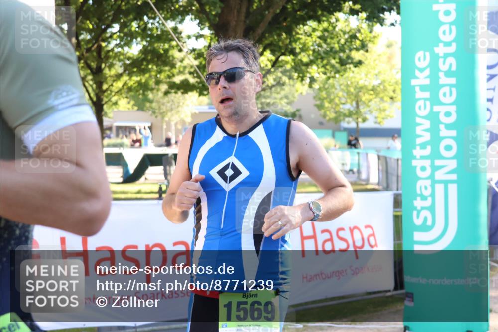 07.09.2025 - 19. Norderstedt Triathlon Zöllner http://msf.ph/oto/8771239 07.09.2025 16:45:24 Ziel 509, 1052, 1072, 1569 meine-sportfotos.de