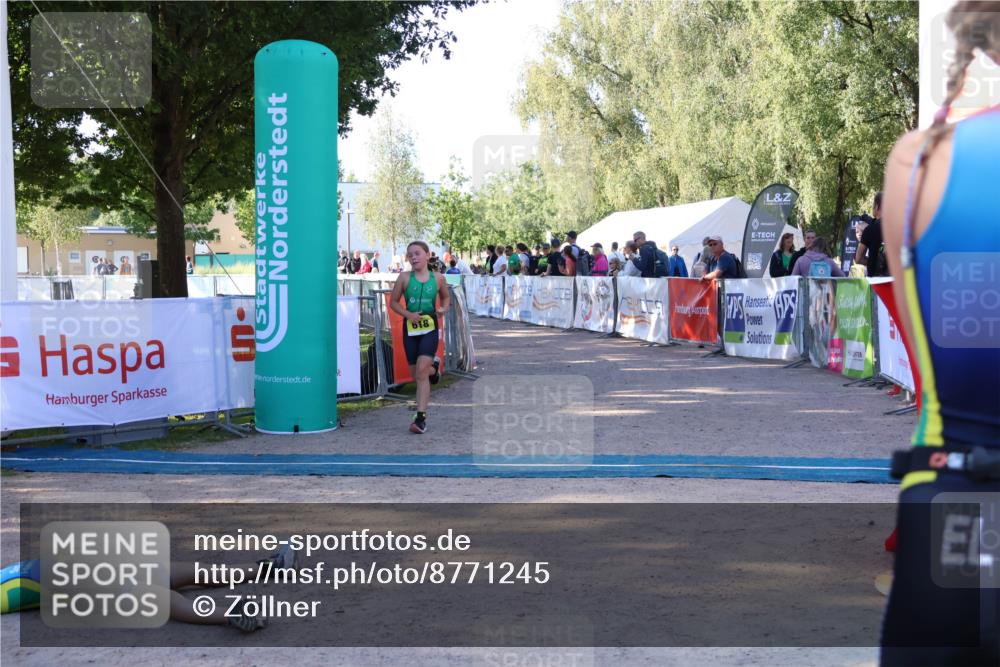 07.09.2025 - 19. Norderstedt Triathlon Zöllner http://msf.ph/oto/8771245 07.09.2025 09:49:54 Ziel 577, 618 meine-sportfotos.de