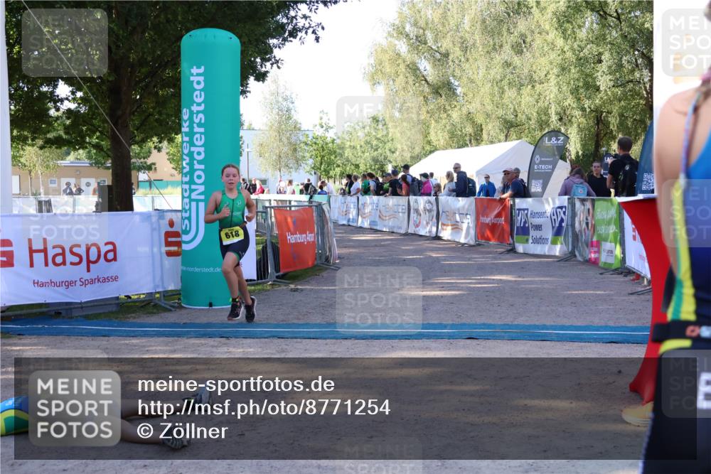 07.09.2025 - 19. Norderstedt Triathlon Zöllner http://msf.ph/oto/8771254 07.09.2025 09:49:55 Ziel 577, 618 meine-sportfotos.de