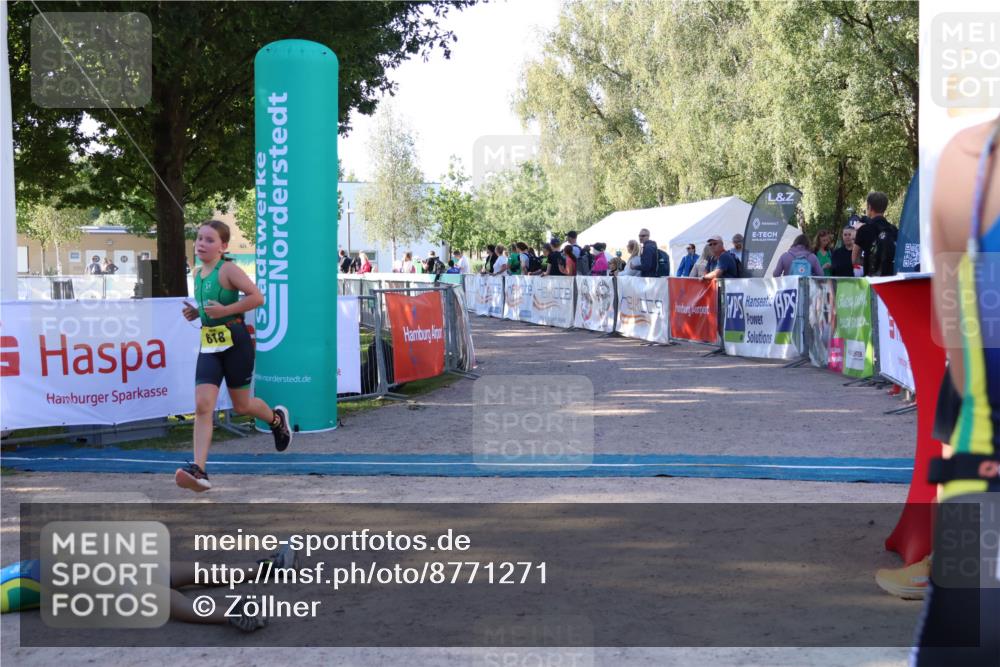 07.09.2025 - 19. Norderstedt Triathlon Zöllner http://msf.ph/oto/8771271 07.09.2025 09:49:55 Ziel 577, 618 meine-sportfotos.de