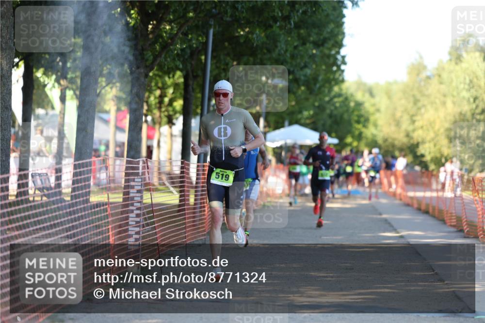 07.09.2025 - 19. Norderstedt Triathlon Michael Strokosch http://msf.ph/oto/8771324 07.09.2025 16:29:53 Laufen 519, 552, 1101, 1564 meine-sportfotos.de