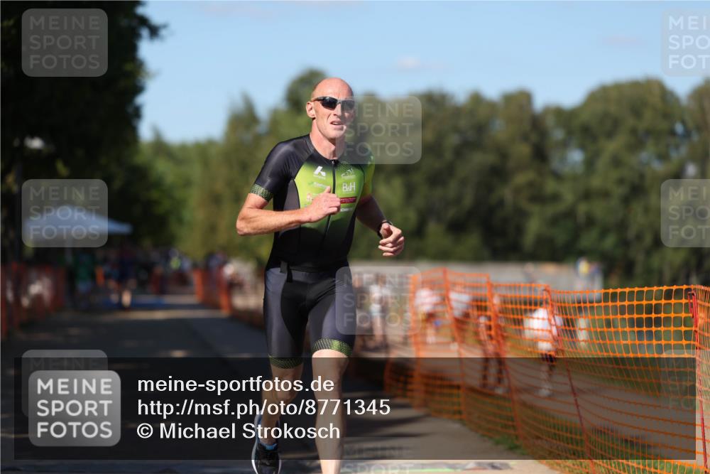 07.09.2025 - 19. Norderstedt Triathlon Michael Strokosch http://msf.ph/oto/8771345 07.09.2025 15:33:08 Laufen 1483 meine-sportfotos.de