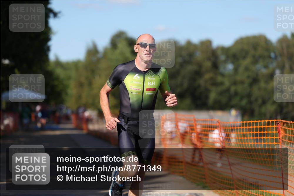 07.09.2025 - 19. Norderstedt Triathlon Michael Strokosch http://msf.ph/oto/8771349 07.09.2025 15:33:08 Laufen 1483 meine-sportfotos.de