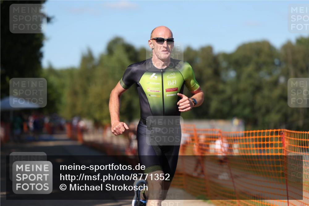 07.09.2025 - 19. Norderstedt Triathlon Michael Strokosch http://msf.ph/oto/8771352 07.09.2025 15:33:08 Laufen 1483 meine-sportfotos.de