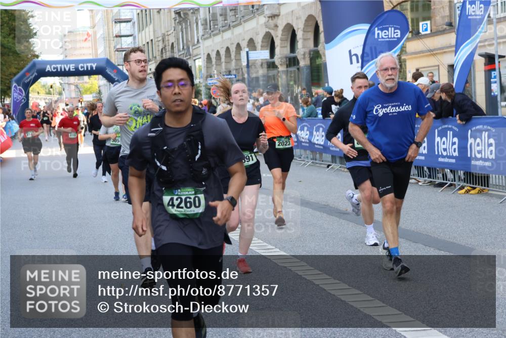 07.09.2025 - BARMER Alsterlauf Strokosch-Dieckow http://msf.ph/oto/8771357 07.09.2025 10:10:00 Ziel 1160, 1188, 2282, 2311, 2312, 2352, 2474, 2632, 2703, 2865, 3145, 3469, 3472, 3756, 3757, 3758, 3987, 4099, 4244, 4291, 4321, 4373, 4384, 4832, 4864, 5009, 5049, 5072, 5073, 5283, 5413, 5703, 5814, 5824, 5829, 5879, 5893, 5896, 5971, 6038, 6088, 6114, 6198, 8385, 8423 meine-sportfotos.de
