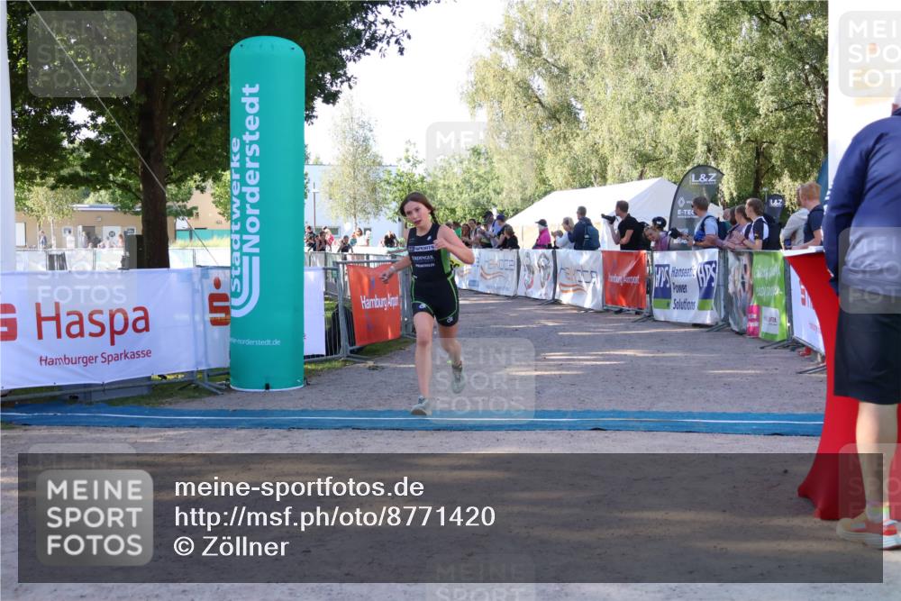 07.09.2025 - 19. Norderstedt Triathlon Zöllner http://msf.ph/oto/8771420 07.09.2025 09:51:11 Ziel 599, 622 meine-sportfotos.de