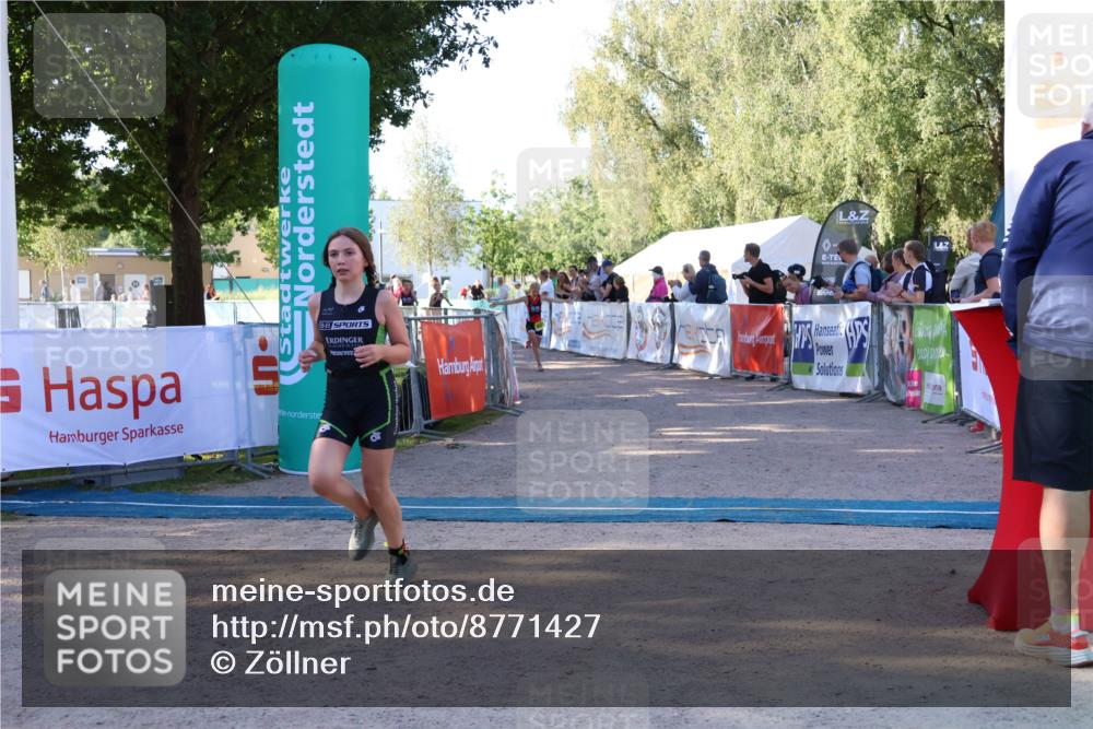 07.09.2025 - 19. Norderstedt Triathlon Zöllner http://msf.ph/oto/8771427 07.09.2025 09:51:12 Ziel 575, 599, 608, 622 meine-sportfotos.de