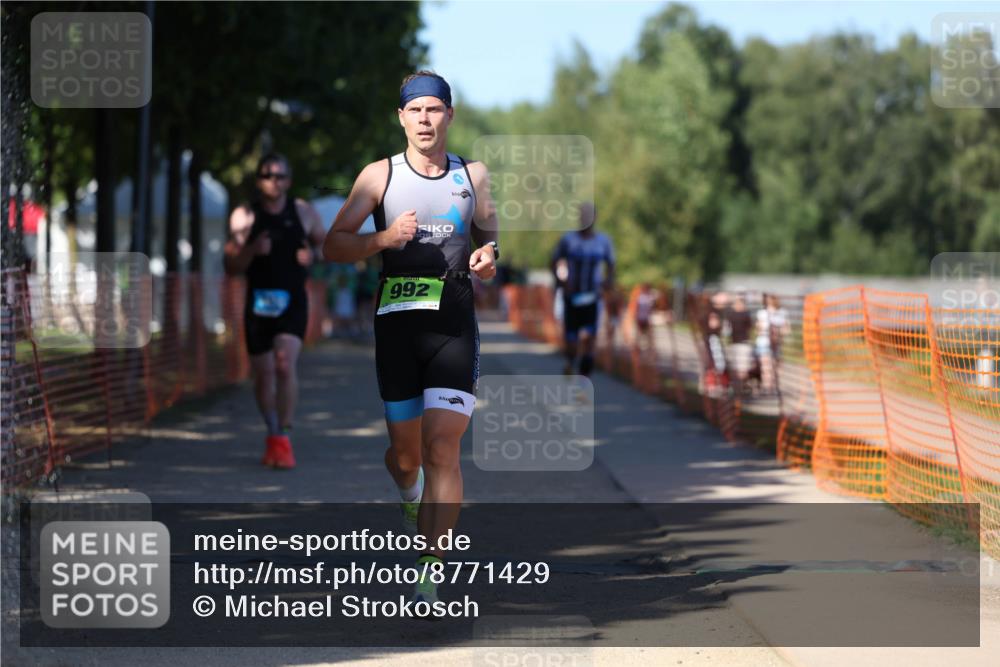 07.09.2025 - 19. Norderstedt Triathlon Michael Strokosch http://msf.ph/oto/8771429 07.09.2025 15:33:32 Laufen 1416, 1456 meine-sportfotos.de