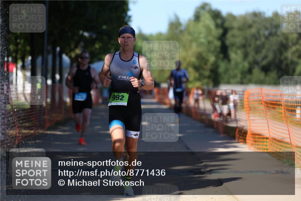 07.09.2025 - 19. Norderstedt Triathlon Michael Strokosch http://msf.ph/oto/8771436 07.09.2025 15:33:32 Laufen 1416, 1456 meine-sportfotos.de