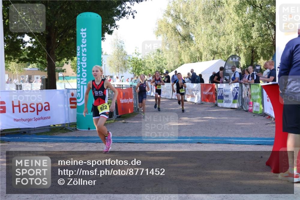07.09.2025 - 19. Norderstedt Triathlon Zöllner http://msf.ph/oto/8771452 07.09.2025 09:51:16 Ziel 575, 599, 608, 615, 622 meine-sportfotos.de