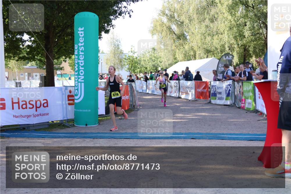 07.09.2025 - 19. Norderstedt Triathlon Zöllner http://msf.ph/oto/8771473 07.09.2025 09:51:24 Ziel 602, 606, 615, 616, 621 meine-sportfotos.de