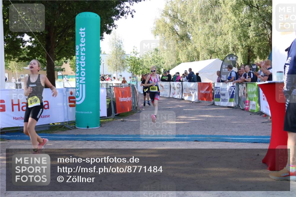 07.09.2025 - 19. Norderstedt Triathlon Zöllner http://msf.ph/oto/8771484 07.09.2025 09:51:25 Ziel 602, 606, 616, 621 meine-sportfotos.de