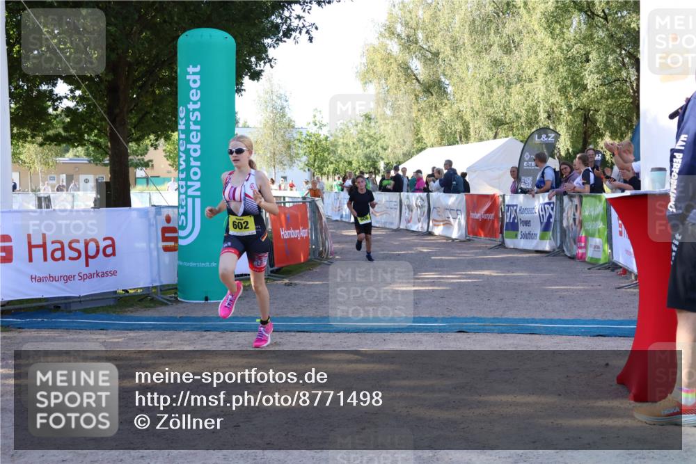 07.09.2025 - 19. Norderstedt Triathlon Zöllner http://msf.ph/oto/8771498 07.09.2025 09:51:26 Ziel 602, 606, 616, 621 meine-sportfotos.de