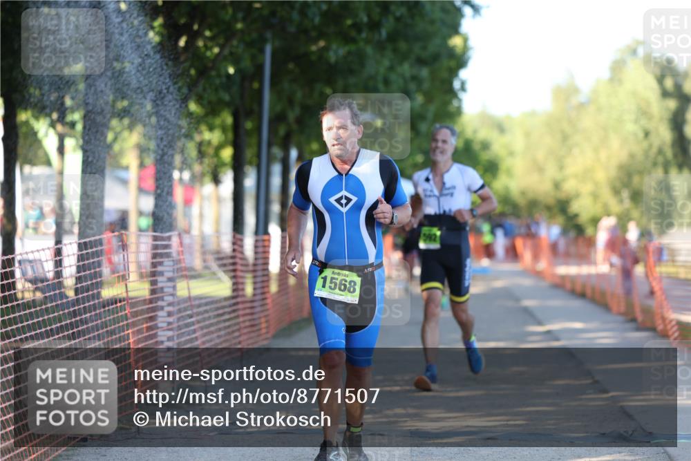 07.09.2025 - 19. Norderstedt Triathlon Michael Strokosch http://msf.ph/oto/8771507 07.09.2025 16:30:45 Laufen 505, 548, 1050, 1071, 1568, 1572, 1573, 1592 meine-sportfotos.de
