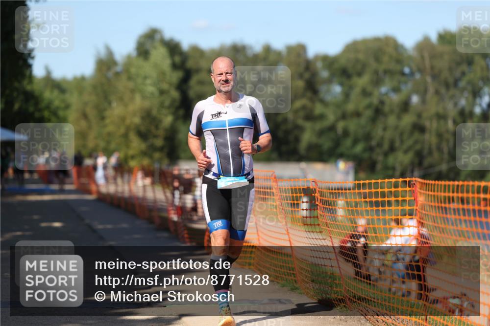 07.09.2025 - 19. Norderstedt Triathlon Michael Strokosch http://msf.ph/oto/8771528 07.09.2025 15:33:38 Laufen 1416, 1456 meine-sportfotos.de