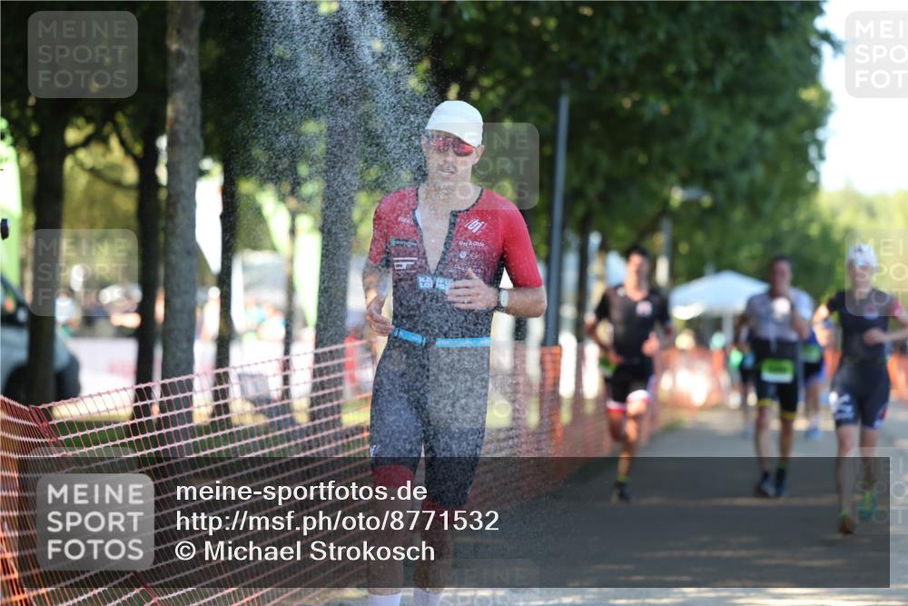 07.09.2025 - 19. Norderstedt Triathlon Michael Strokosch http://msf.ph/oto/8771532 07.09.2025 16:30:51 Laufen 549, 1050, 1573, 1586, 1592 meine-sportfotos.de