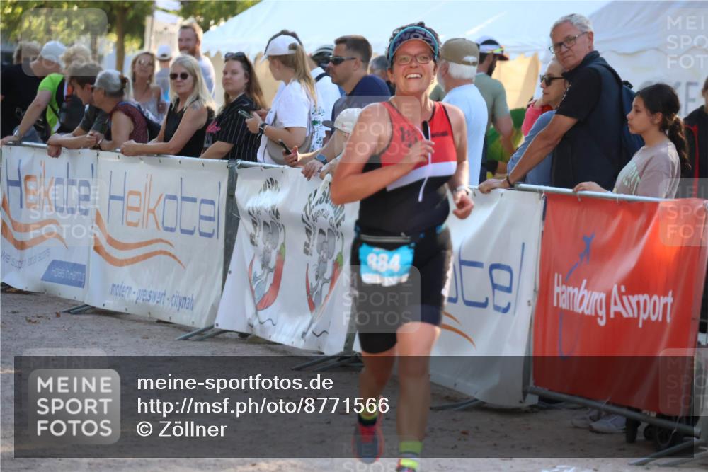 07.09.2025 - 19. Norderstedt Triathlon Zöllner http://msf.ph/oto/8771566 07.09.2025 16:46:19 Ziel 884, 1043, 1621 meine-sportfotos.de