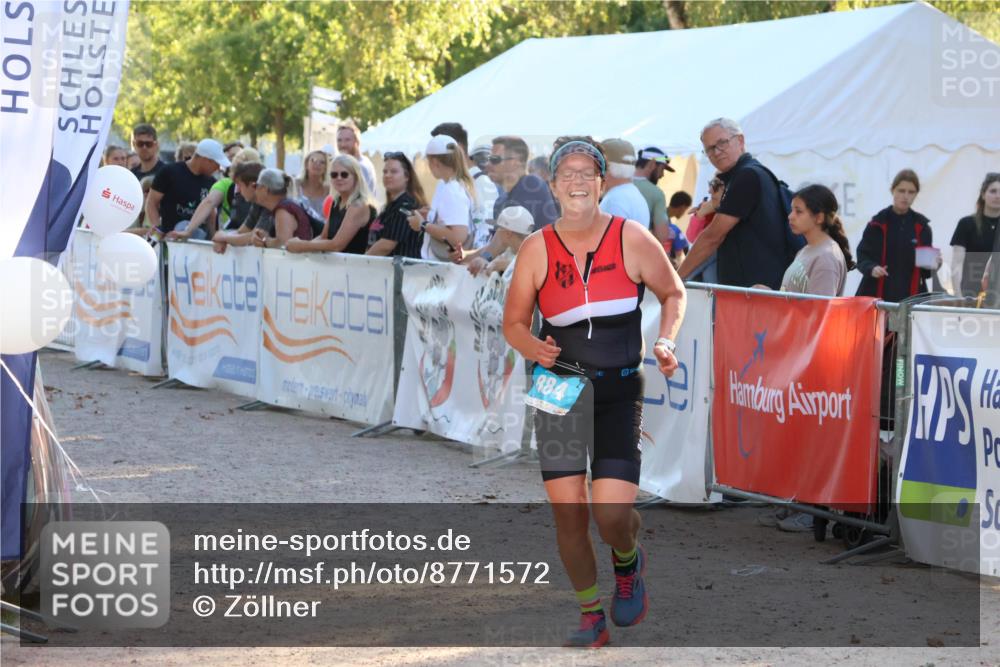 07.09.2025 - 19. Norderstedt Triathlon Zöllner http://msf.ph/oto/8771572 07.09.2025 16:46:20 Ziel 884, 1601 meine-sportfotos.de