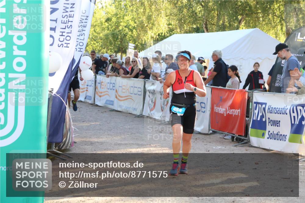07.09.2025 - 19. Norderstedt Triathlon Zöllner http://msf.ph/oto/8771575 07.09.2025 16:46:20 Ziel 884, 1601 meine-sportfotos.de