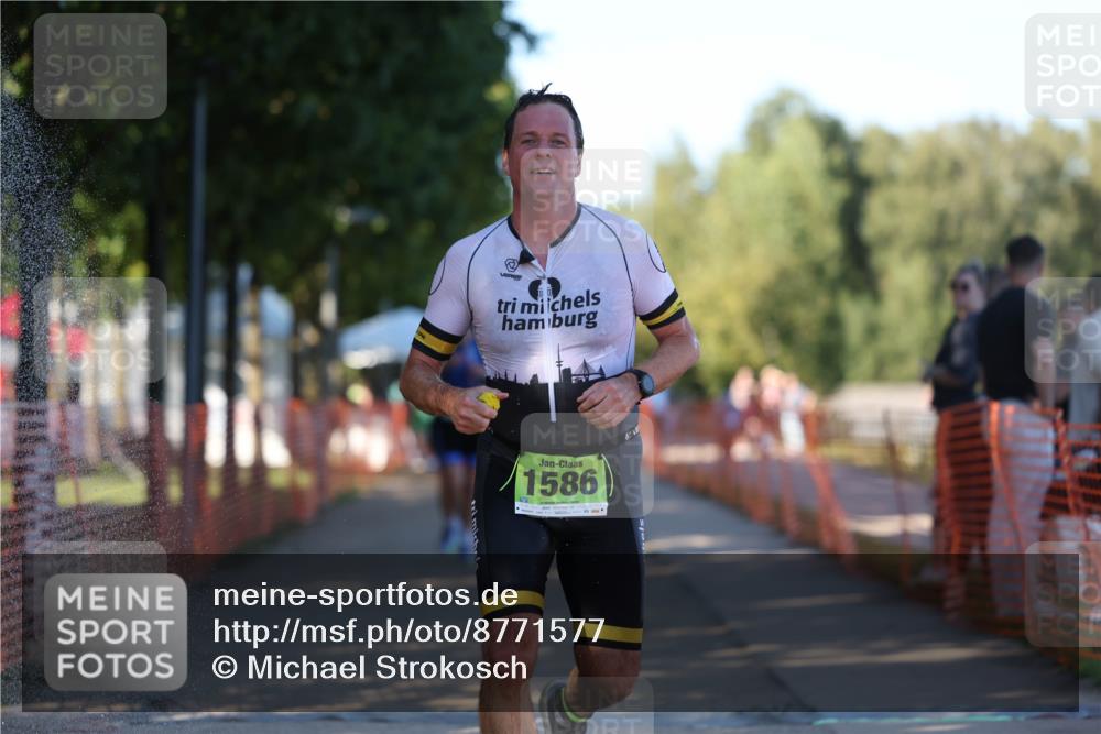 07.09.2025 - 19. Norderstedt Triathlon Michael Strokosch http://msf.ph/oto/8771577 07.09.2025 16:30:56 Laufen 549, 1049, 1050, 1430, 1586 meine-sportfotos.de