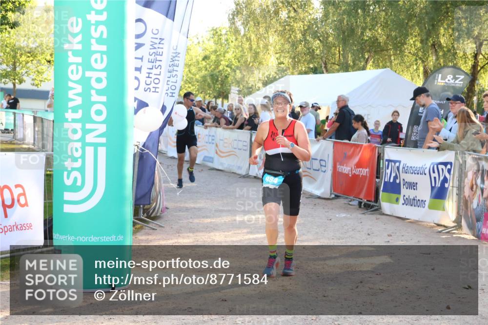 07.09.2025 - 19. Norderstedt Triathlon Zöllner http://msf.ph/oto/8771584 07.09.2025 16:46:21 Ziel 884, 1601 meine-sportfotos.de