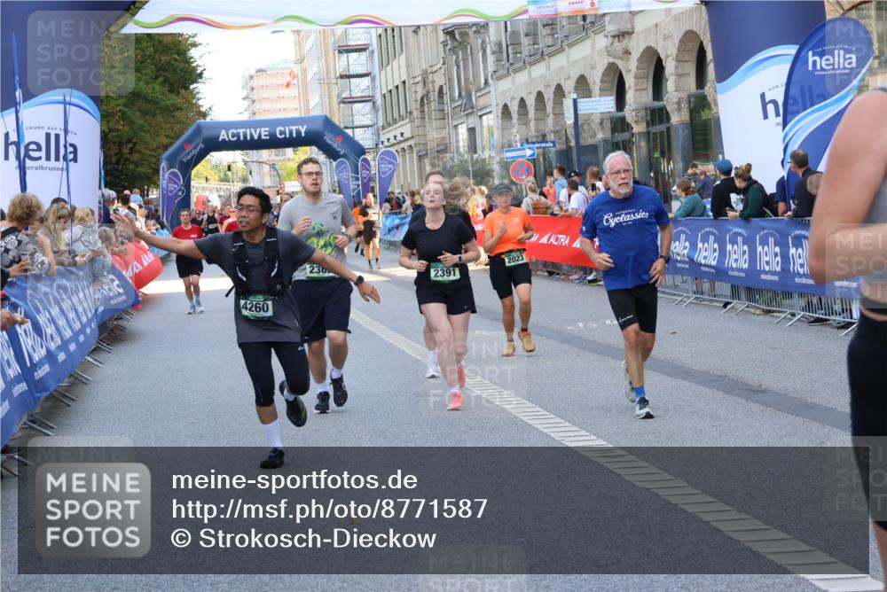 07.09.2025 - BARMER Alsterlauf Strokosch-Dieckow http://msf.ph/oto/8771587 07.09.2025 10:09:58 Ziel 1160, 1188, 2282, 2311, 2312, 2352, 2474, 2632, 2703, 2865, 3145, 3469, 3472, 3756, 3757, 3758, 3987, 4099, 4244, 4291, 4321, 4373, 4384, 4832, 4864, 5009, 5283, 5413, 5814, 5824, 5829, 5879, 5893, 5896, 5971, 6038, 6088, 6114, 6198, 8385, 8423 meine-sportfotos.de