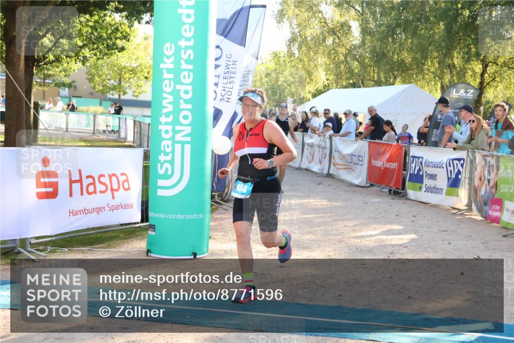07.09.2025 - 19. Norderstedt Triathlon Zöllner http://msf.ph/oto/8771596 07.09.2025 16:46:22 Ziel 884, 1601 meine-sportfotos.de