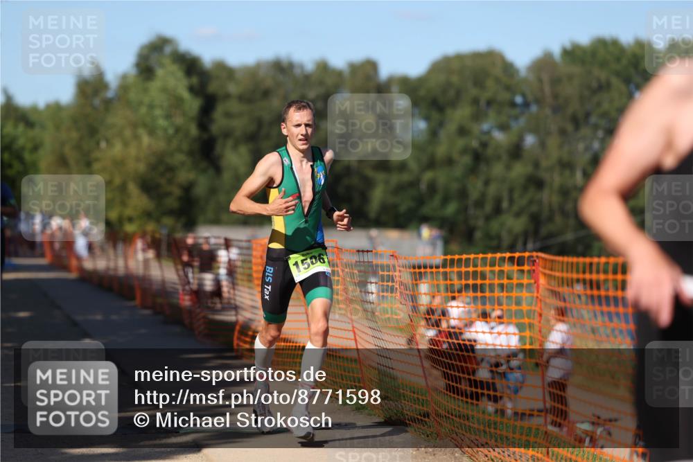 07.09.2025 - 19. Norderstedt Triathlon Michael Strokosch http://msf.ph/oto/8771598 07.09.2025 15:34:00 Laufen 382, 462, 1506 meine-sportfotos.de