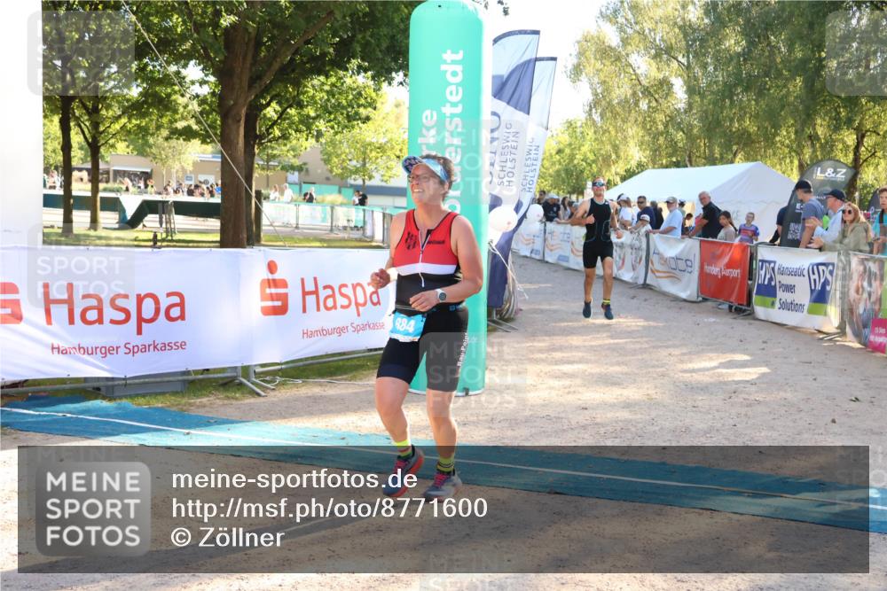 07.09.2025 - 19. Norderstedt Triathlon Zöllner http://msf.ph/oto/8771600 07.09.2025 16:46:22 Ziel 884, 1601 meine-sportfotos.de