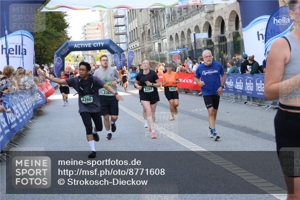 07.09.2025 - BARMER Alsterlauf Strokosch-Dieckow http://msf.ph/oto/8771608 07.09.2025 10:09:58 Ziel 1160, 1188, 2282, 2311, 2312, 2352, 2474, 2632, 2703, 2865, 3145, 3469, 3472, 3756, 3757, 3758, 3987, 4099, 4244, 4291, 4321, 4373, 4384, 4832, 4864, 5009, 5283, 5413, 5814, 5824, 5829, 5879, 5893, 5896, 5971, 6038, 6088, 6114, 6198, 8385, 8423 meine-sportfotos.de