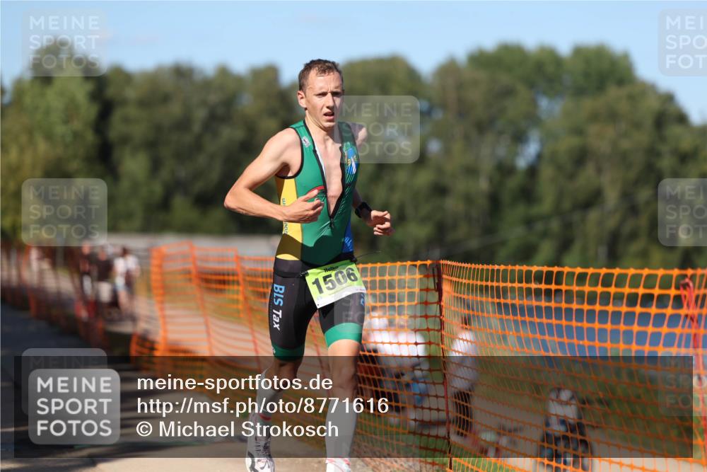 07.09.2025 - 19. Norderstedt Triathlon Michael Strokosch http://msf.ph/oto/8771616 07.09.2025 15:34:00 Laufen 382, 462, 1506 meine-sportfotos.de