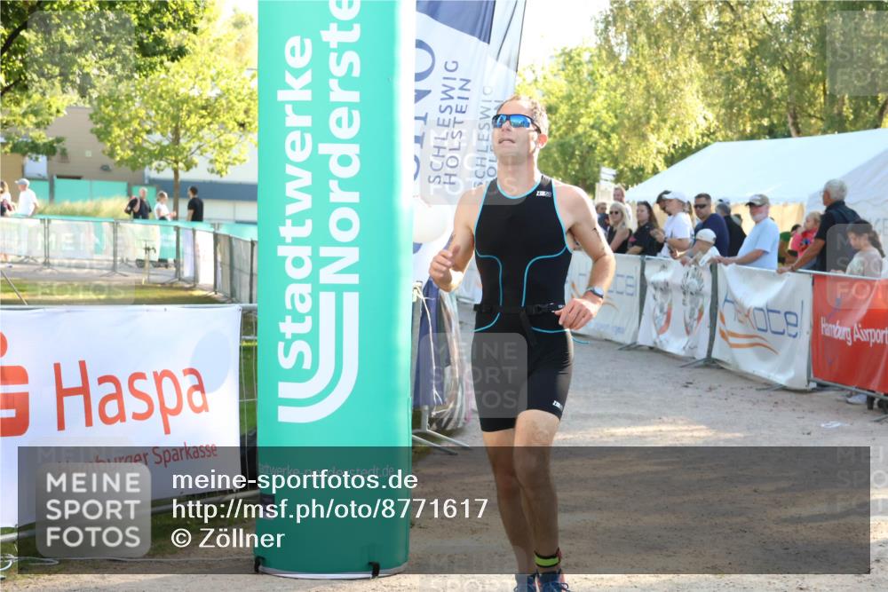 07.09.2025 - 19. Norderstedt Triathlon Zöllner http://msf.ph/oto/8771617 07.09.2025 16:46:24 Ziel 884, 1601 meine-sportfotos.de