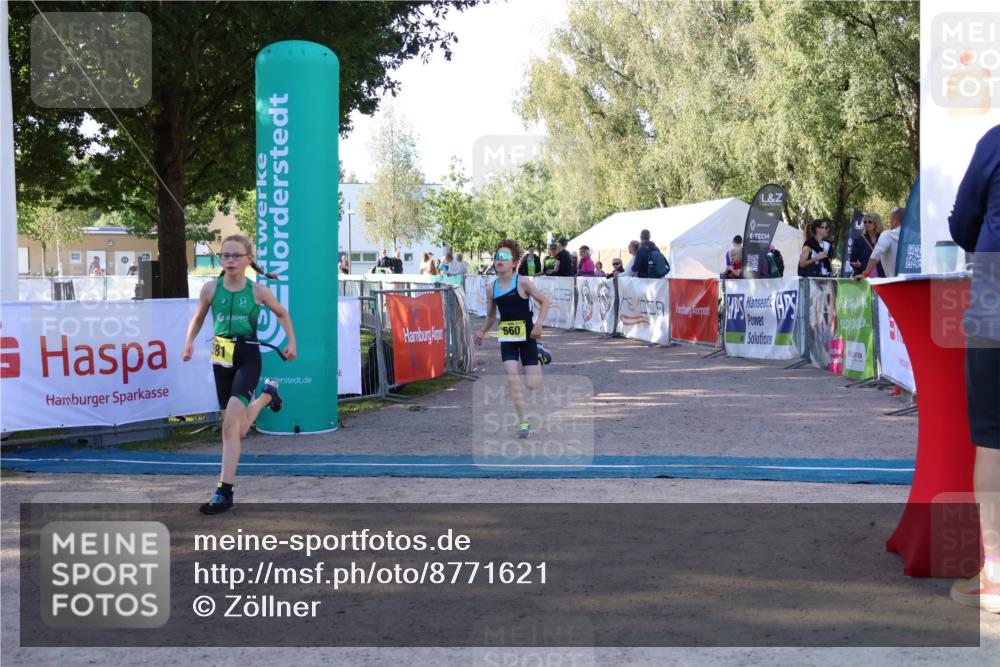 07.09.2025 - 19. Norderstedt Triathlon Zöllner http://msf.ph/oto/8771621 07.09.2025 09:53:02 Ziel 560, 581 meine-sportfotos.de