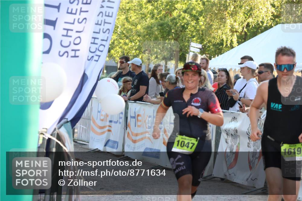 07.09.2025 - 19. Norderstedt Triathlon Zöllner http://msf.ph/oto/8771634 07.09.2025 16:46:34 Ziel 1047, 1619 meine-sportfotos.de