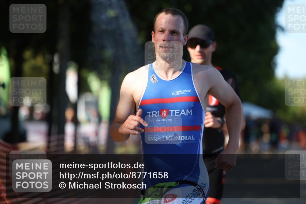 07.09.2025 - 19. Norderstedt Triathlon Michael Strokosch http://msf.ph/oto/8771658 07.09.2025 16:31:06 Laufen 525, 1049, 1430, 1594 meine-sportfotos.de