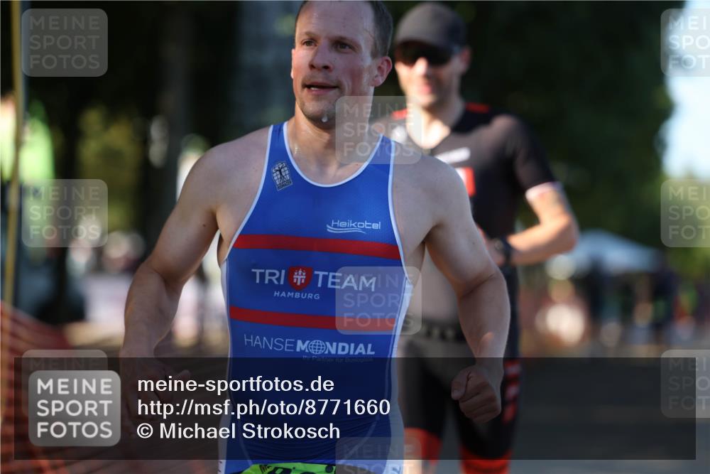 07.09.2025 - 19. Norderstedt Triathlon Michael Strokosch http://msf.ph/oto/8771660 07.09.2025 16:31:07 Laufen 525, 1430, 1558, 1594 meine-sportfotos.de