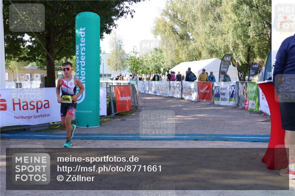 07.09.2025 - 19. Norderstedt Triathlon Zöllner http://msf.ph/oto/8771661 07.09.2025 09:53:34 Ziel 558, 596 meine-sportfotos.de