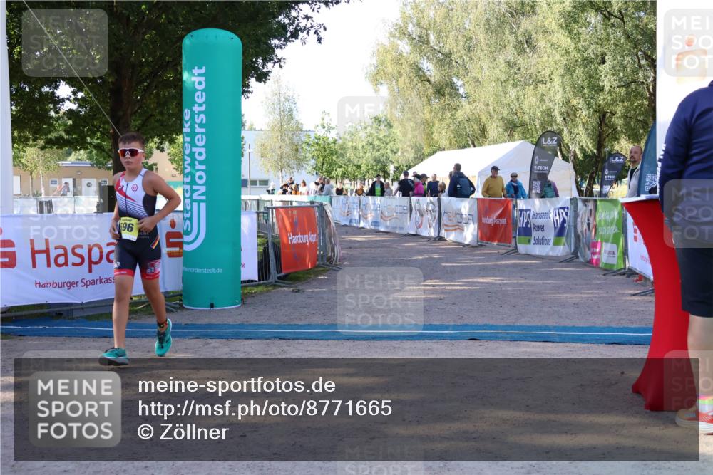 07.09.2025 - 19. Norderstedt Triathlon Zöllner http://msf.ph/oto/8771665 07.09.2025 09:53:34 Ziel 558, 596 meine-sportfotos.de