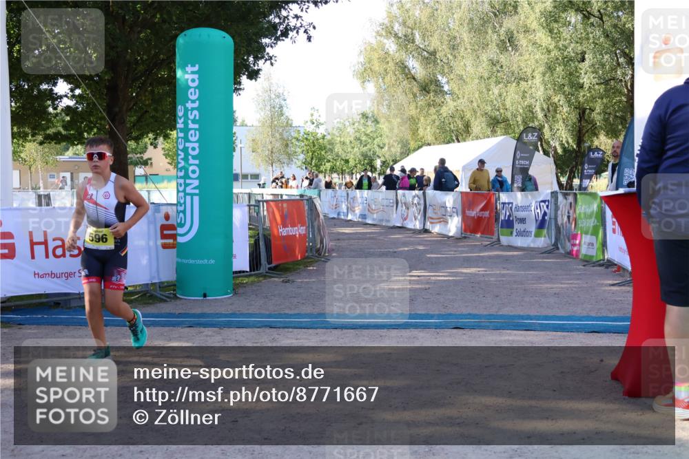 07.09.2025 - 19. Norderstedt Triathlon Zöllner http://msf.ph/oto/8771667 07.09.2025 09:53:34 Ziel 558, 596 meine-sportfotos.de