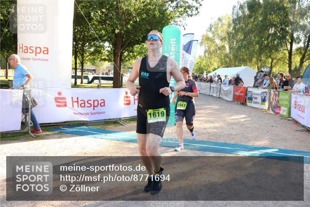 07.09.2025 - 19. Norderstedt Triathlon Zöllner http://msf.ph/oto/8771694 07.09.2025 16:46:38 Ziel 1047, 1619 meine-sportfotos.de