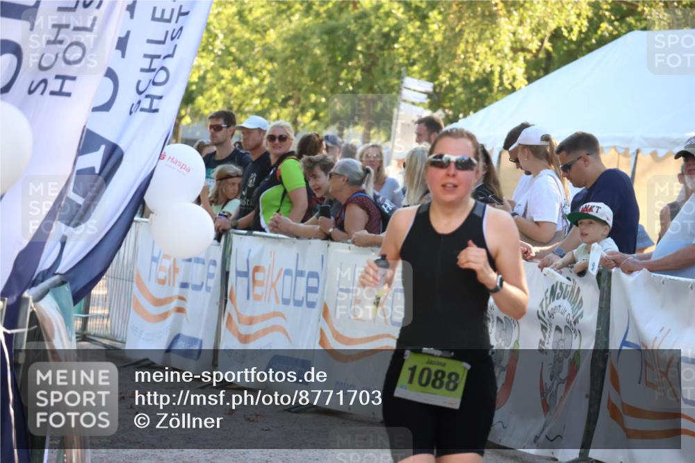 07.09.2025 - 19. Norderstedt Triathlon Zöllner http://msf.ph/oto/8771703 07.09.2025 16:46:43 Ziel 1047, 1088, 1619 meine-sportfotos.de