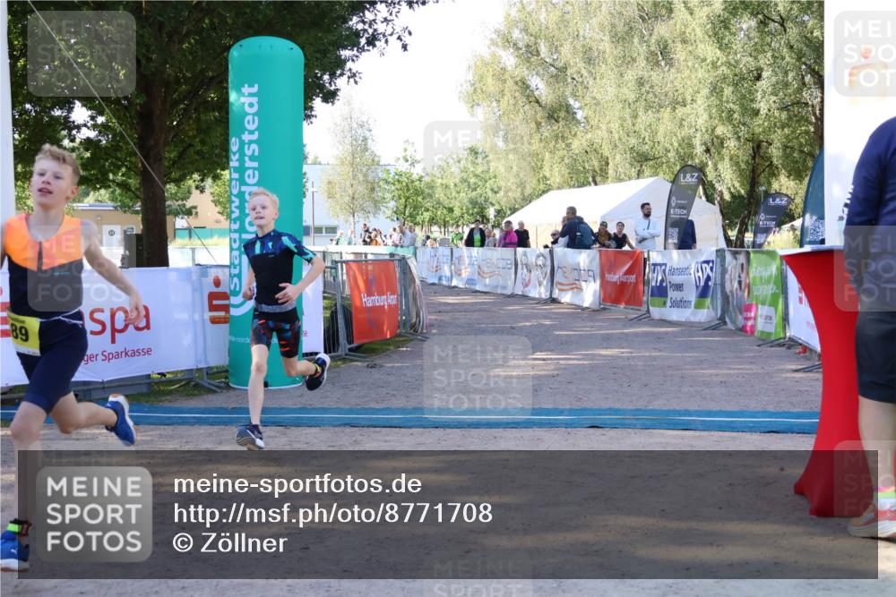 07.09.2025 - 19. Norderstedt Triathlon Zöllner http://msf.ph/oto/8771708 07.09.2025 09:53:47 Ziel 589, 610 meine-sportfotos.de