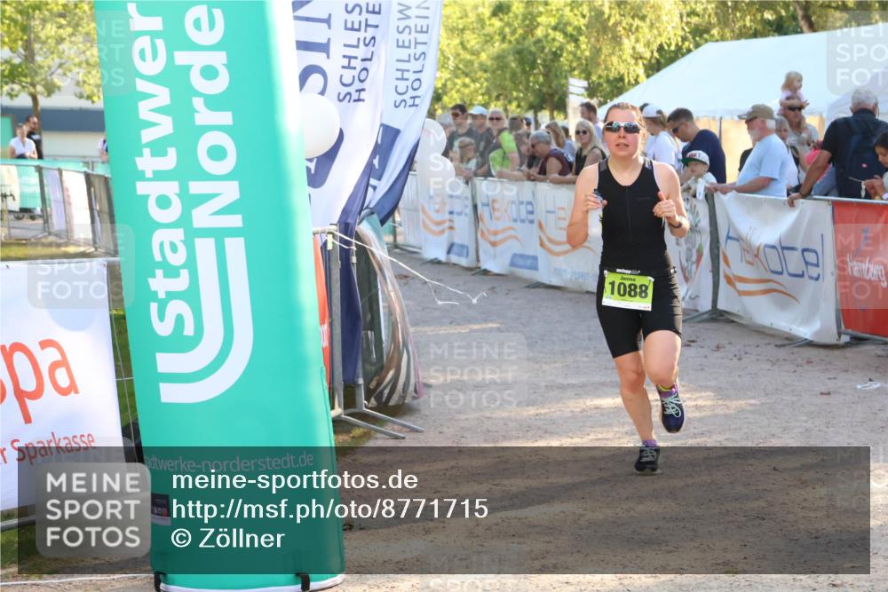 07.09.2025 - 19. Norderstedt Triathlon Zöllner http://msf.ph/oto/8771715 07.09.2025 16:46:44 Ziel 1047, 1088 meine-sportfotos.de