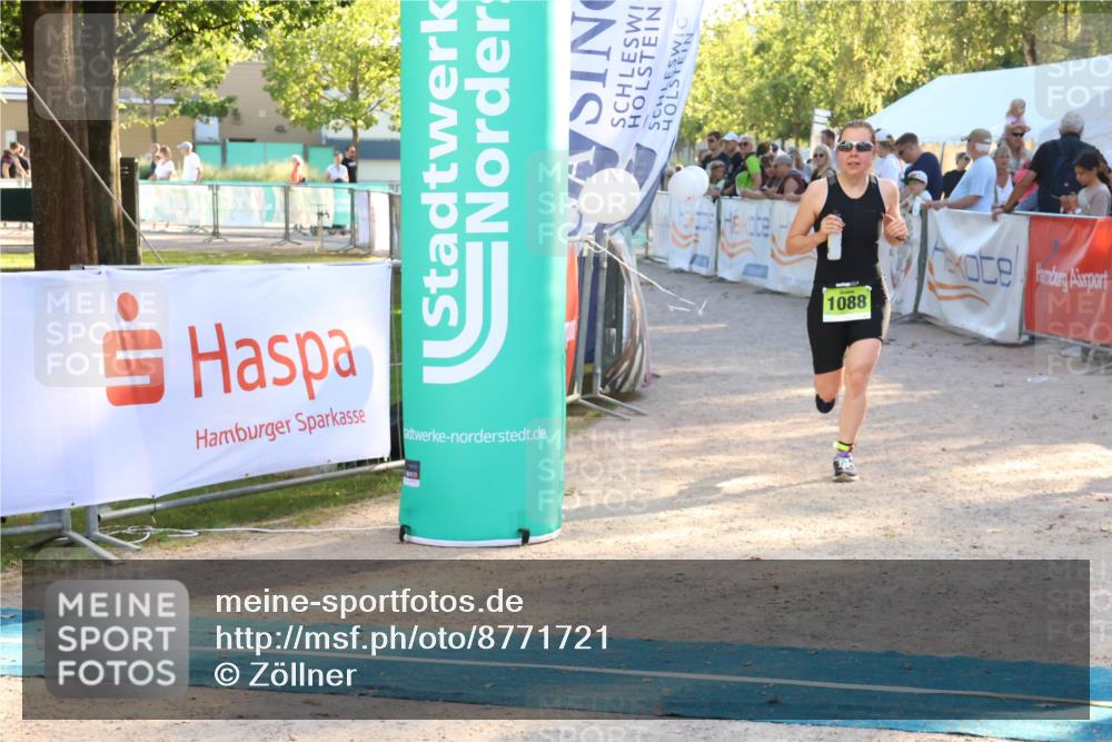 07.09.2025 - 19. Norderstedt Triathlon Zöllner http://msf.ph/oto/8771721 07.09.2025 16:46:44 Ziel 1047, 1088 meine-sportfotos.de