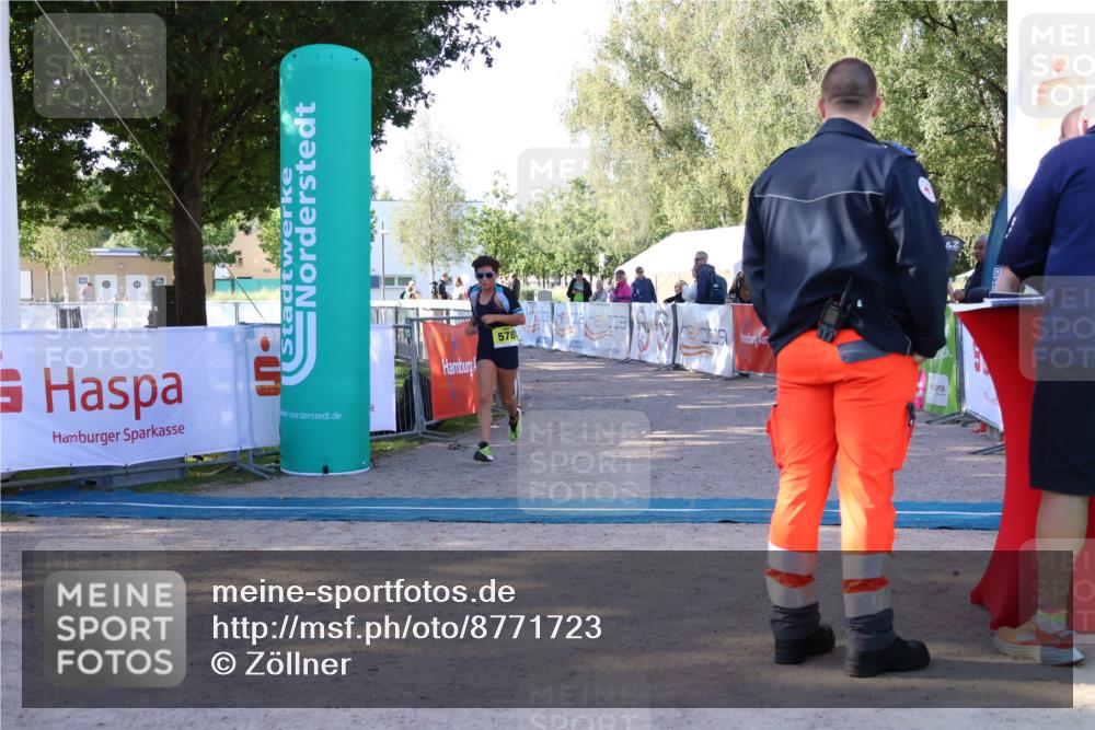 07.09.2025 - 19. Norderstedt Triathlon Zöllner http://msf.ph/oto/8771723 07.09.2025 09:54:16 Ziel 578 meine-sportfotos.de