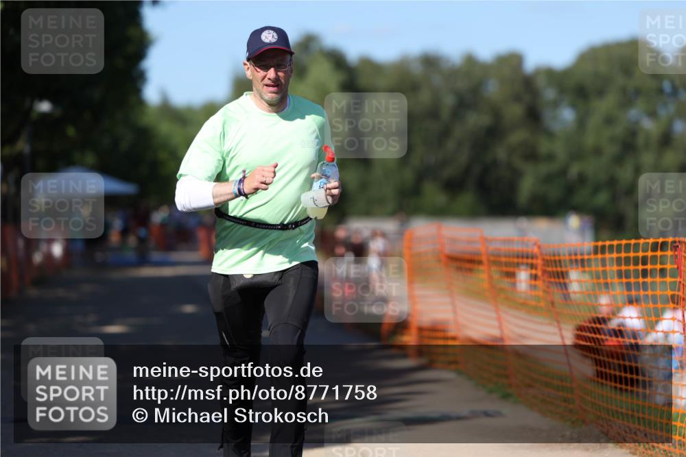 07.09.2025 - 19. Norderstedt Triathlon Michael Strokosch http://msf.ph/oto/8771758 07.09.2025 15:34:15 Laufen 905, 1408 meine-sportfotos.de