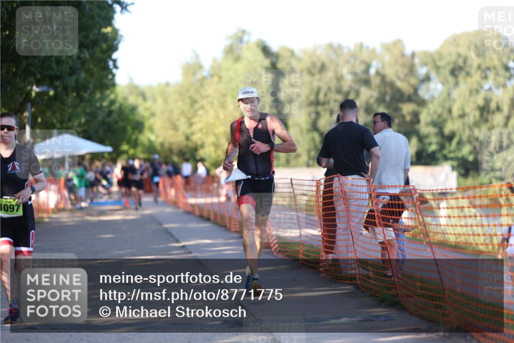 07.09.2025 - 19. Norderstedt Triathlon Michael Strokosch http://msf.ph/oto/8771775 07.09.2025 16:31:39 Laufen 415, 1097 meine-sportfotos.de