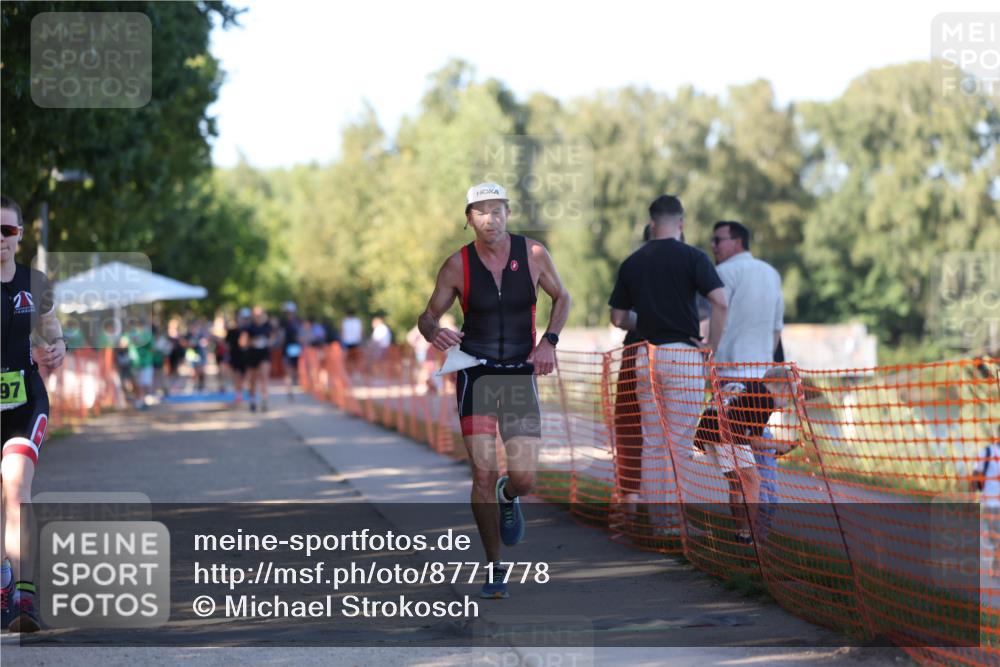 07.09.2025 - 19. Norderstedt Triathlon Michael Strokosch http://msf.ph/oto/8771778 07.09.2025 16:31:39 Laufen 415, 1097 meine-sportfotos.de